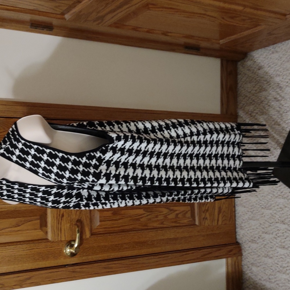 XL Attitudes by Renee Black and white long sweater type vest with fringe